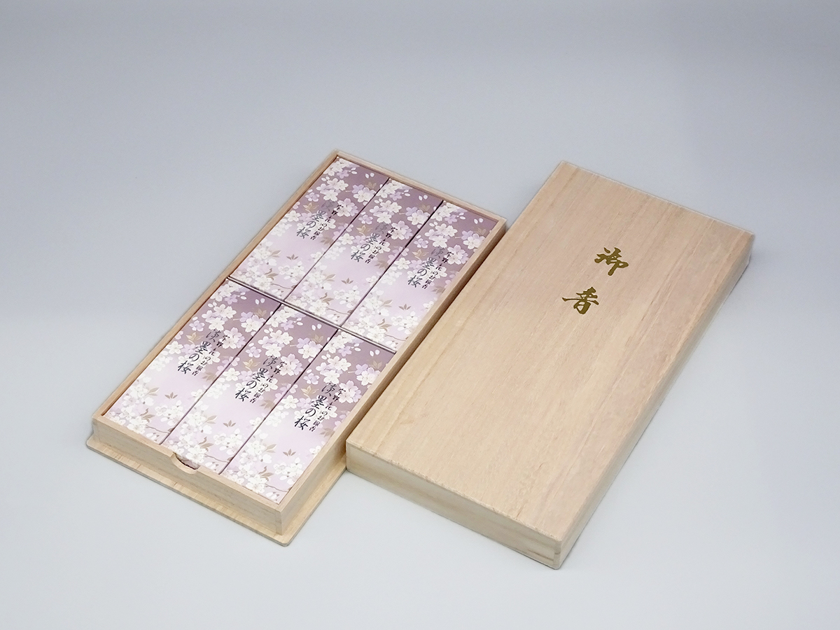 【ご進物 線香】 日本香堂 宇野千代のお線香 淡墨の桜 桐箱 サック6入